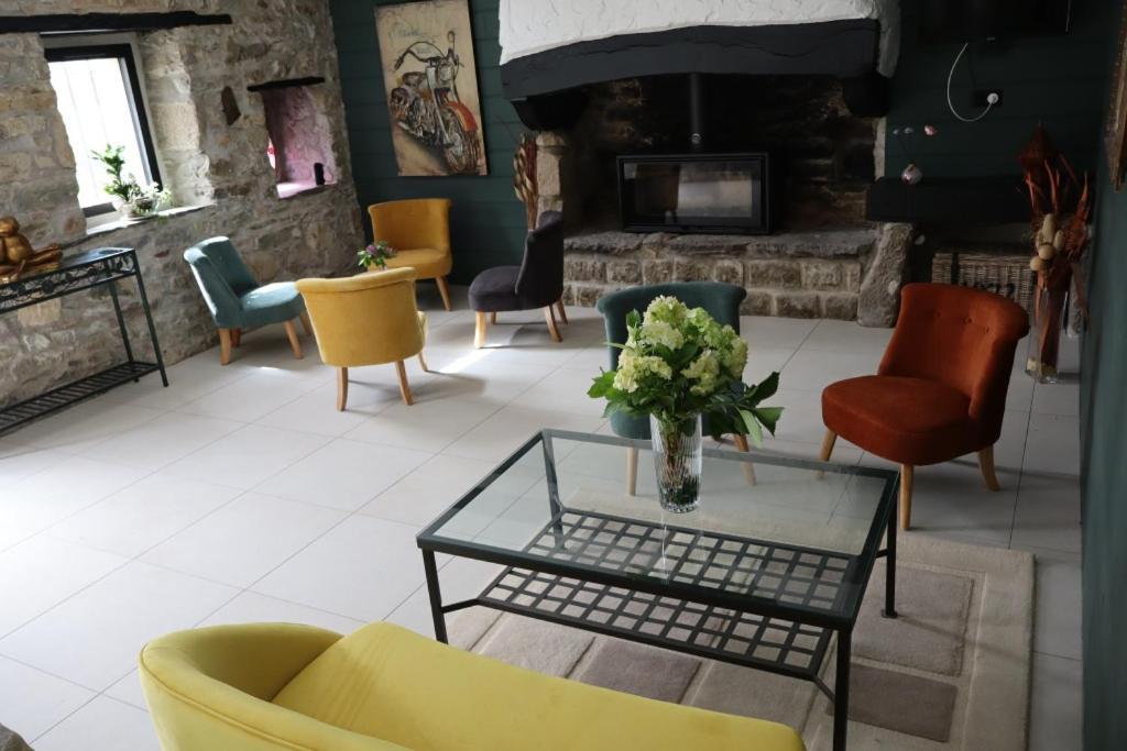 Plomodiern Le Relais De Porz Morvan מראה חיצוני תמונה