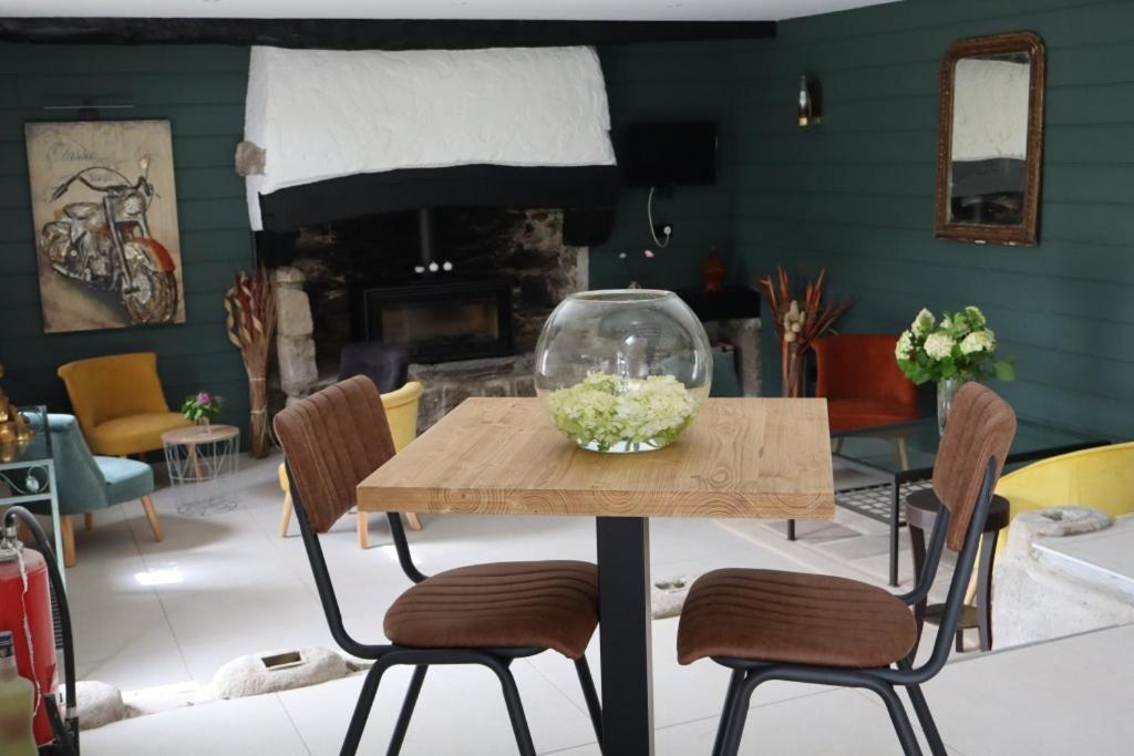 Plomodiern Le Relais De Porz Morvan מראה חיצוני תמונה
