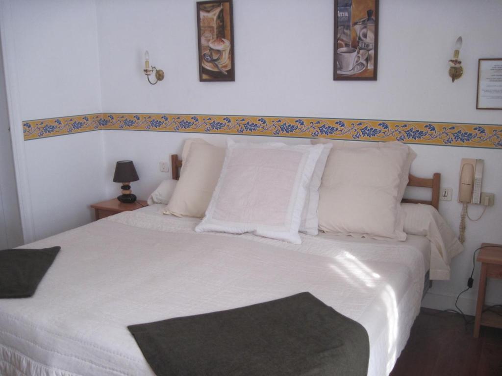 Plomodiern Le Relais De Porz Morvan מראה חיצוני תמונה